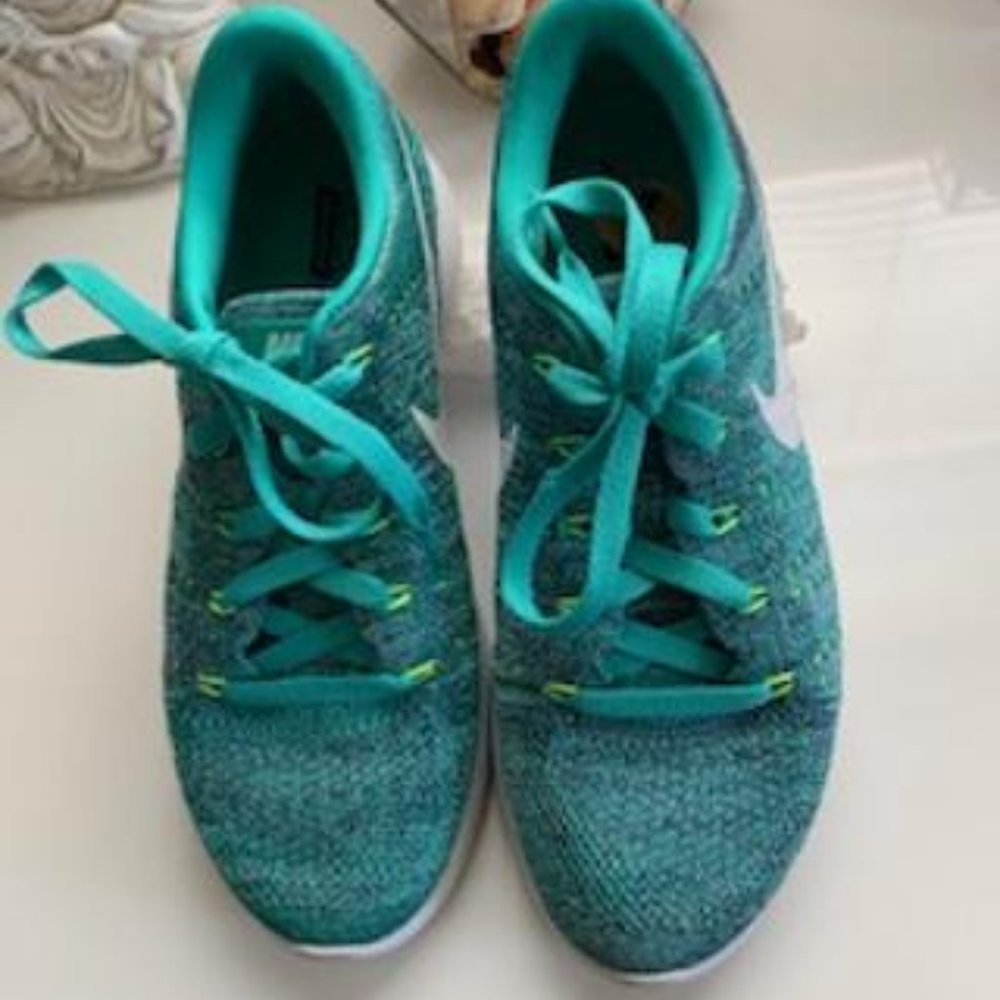 Women's Nike Lunarepic Low Flyknit Running Shoes